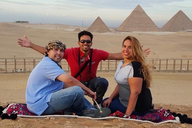 Private Cairo City Tour: Giza Pyramids, Egyptian Museum and Khan Khalili Bazaar - Seeing Khufu, Khafre, and Menkaure at Giza