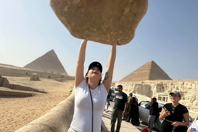 Private Cairo Highlights Tour (Pyramids, Grand Museum and Bazaar) - Three hours among the Pyramids of Giza