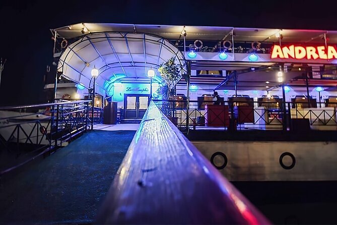 Private Cairo Nile Cruise 5 stars with Dinner - The top deck is your best photo spot