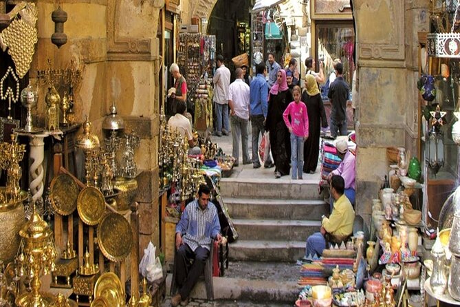 Private Day Tour of Giza Pyramids, Egyptian Museum, and Bazaar" - Who should book this tour