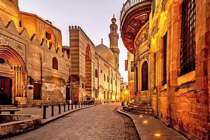 Private Day Tour Pyramids of Giza, Egyptian Museum and Bazaars - Booking advice and cancellation terms