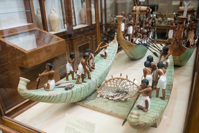 Private day tour to Giza Pyramids, Sphinx Egyptian Museum and Citadel - Is the $8 price really good value?