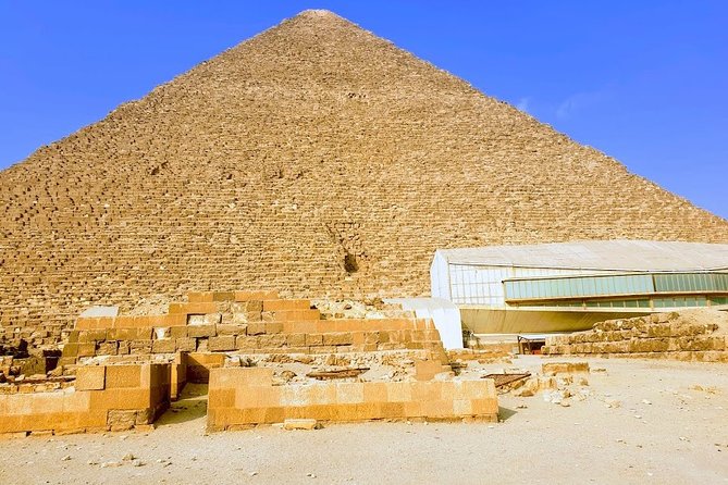 Private day trip to Cairo from Hurghada - Giza Plateau and the three great pyramids