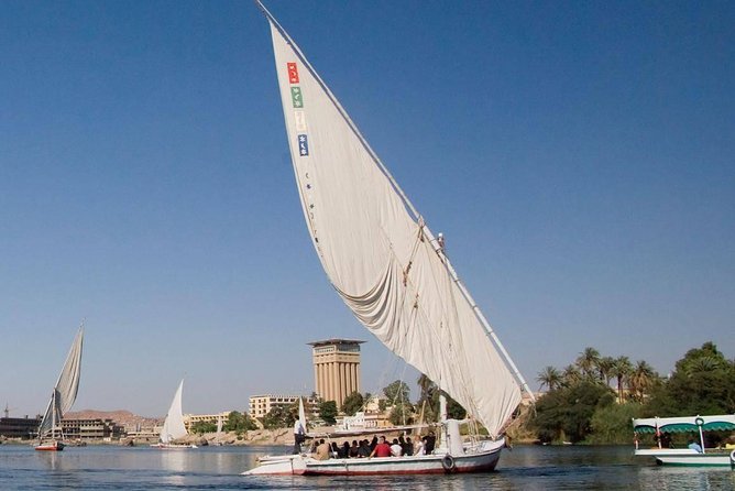 Private Egyptian Felucca Ride On The Nile With traditional lunch - A quiet hour beside Cairo’s busy streets