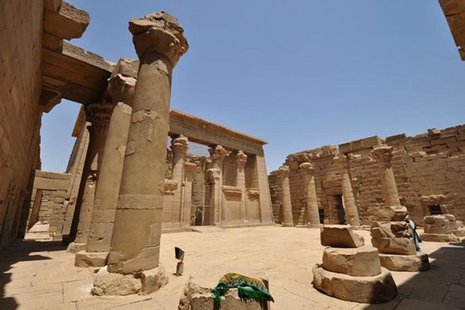 Private Full day East and West Bank, Luxor - The Colossi of Memnon: a short final stop
