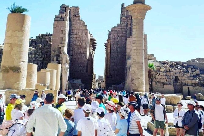 Private Full-Day Tour in Luxor with Hotel Pick Up - Colossi of Memnon: a quick stop with a huge payoff