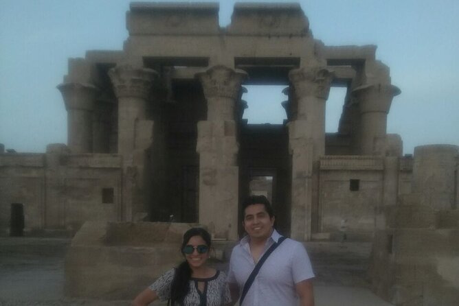 Private full day tour luxor highlights east & west banks w lunch - Lunch before the East Bank temples