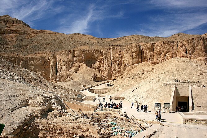 Private Full Day Tour of Luxor west Bank Tombs and temples - Valley of the Queens and Nefertari’s famous tomb
