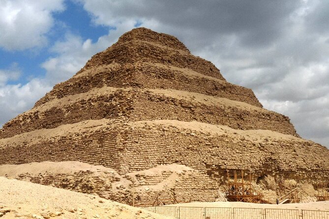 Private Full-Day Tour to Giza Pyramids,Sphinx,Memphis, and Saqqara - Giza Pyramids: the essential first stop