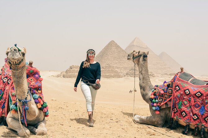 Private Giza Pyramids Memphis and Sakkara Day Tour - At Giza, the Great Pyramids set the scale