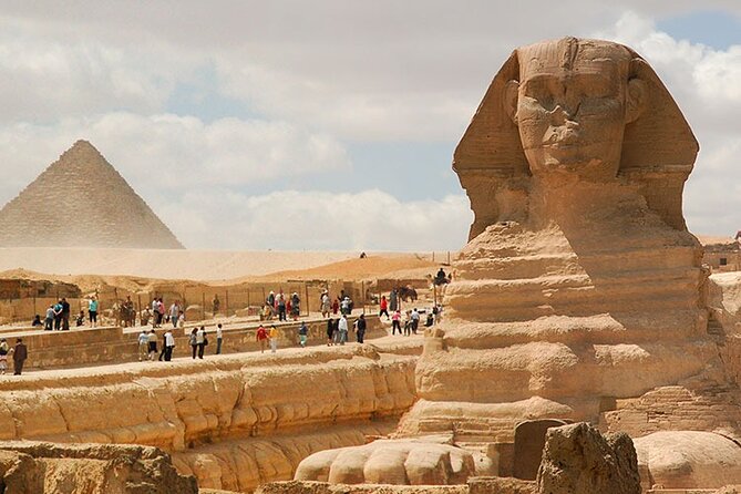 Private Giza Pyramids & Sphinx Day Tour with Lunch from Cairo - The Giza Necropolis and the three great pyramids