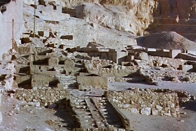 Private Habu Temple, Valley of the Artisans, Valley of the Queens from Luxor - Guides can make or break the day