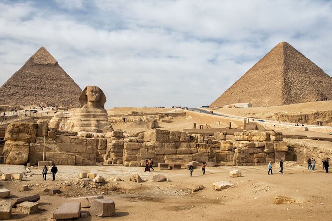 Private Half day Tour of the Pyramids and Sphinx from Cairo - Meeting the Great Sphinx