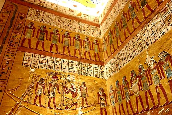 Private King Tut's Tomb, Valley of the Kings & Queens, Hatshepsut - A quick stop at the Colossi of Memnon