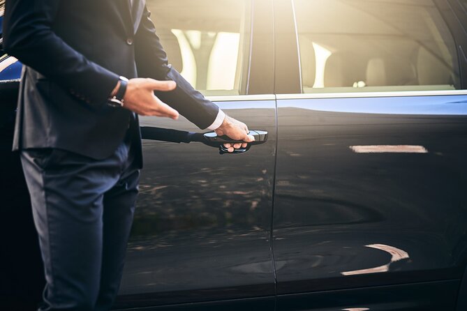 Private SSH Airport Transfer Services - The ride to your hotel