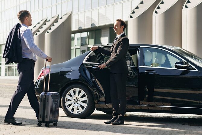 Private SSH Airport Transfer Services - Communication through WhatsApp and phone