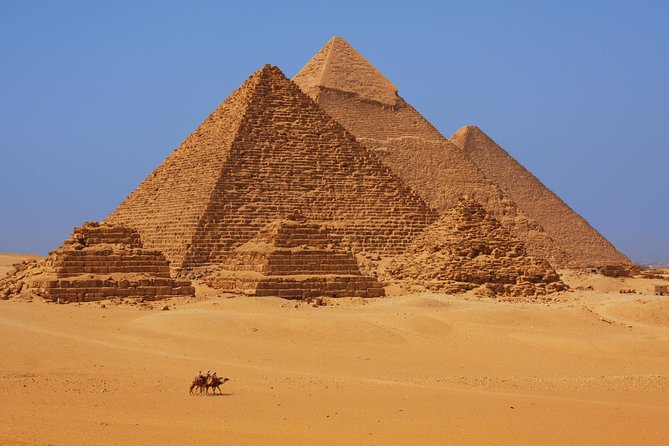 Private Tour: Cairo Day Trip from Hurghada, Including Round-Trip Flights, Giza Pyramids, Sphinx, and Egyptian Museum - Meeting the Sphinx Face to Face
