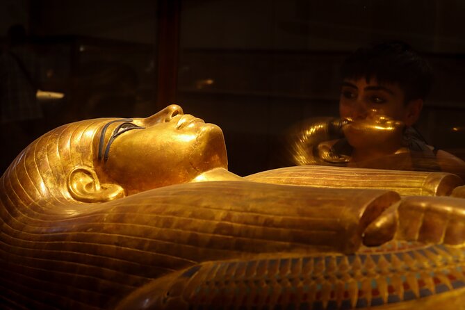 Private Tour: Discover Giza Pyramids, Sphinx & Egyptian Museum - Lunch and the practical value of going private