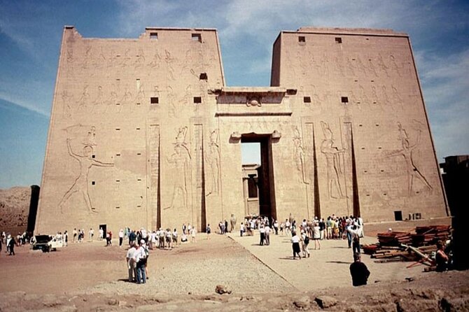 Private Tour of Luxor and its Highlights - A brief stop at the Colossi of Memnon