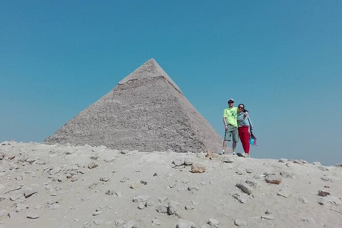 Private Tour of the Pyramids and Egyptian Museum in Giza - Hadi, language help, and the guide’s role