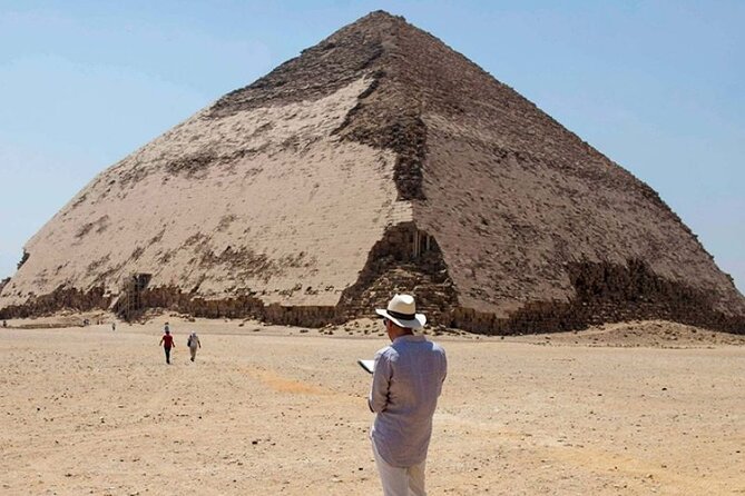 Private Tour to Giza Pyramids and Great Sphinx with Camel Ride - Menkaure, the Queens’ Pyramids, and granite details
