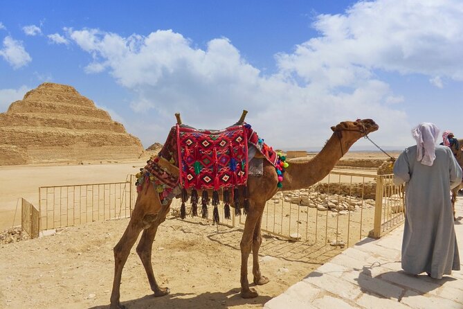 Private Tour to Giza Pyramids and Great Sphinx with Camel Ride - Khafre’s Pyramid and the surviving limestone cap