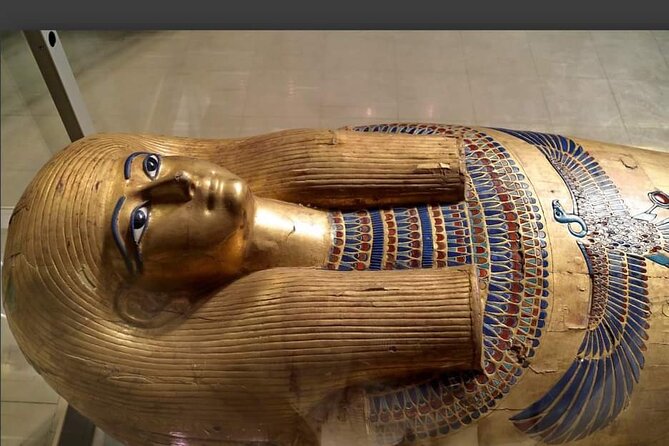 Private Tour to Giza Pyramids,Sphinx,Egyptian Museum&local lunch - Two hours inside the Egyptian Museum