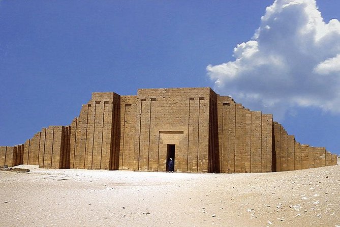 Private Tour to Giza Pyramids, Sphinx, Saqqara Pyramids & Memphis - What the private vehicle adds to a Cairo day