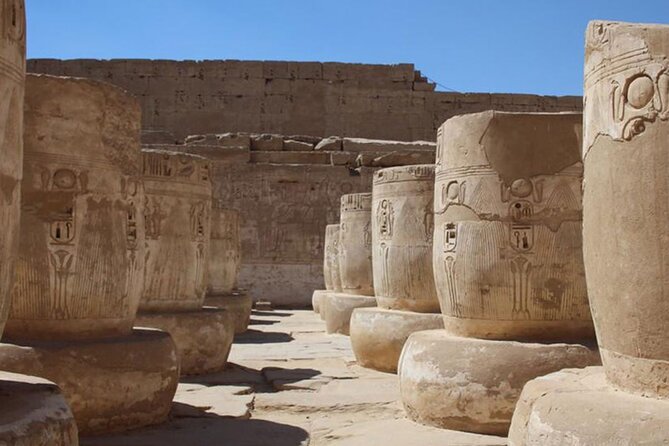 Private tour West Bank Luxor, Valley of the Kings, temples, lunch - The Colossi of Memnon: a quick, free stop