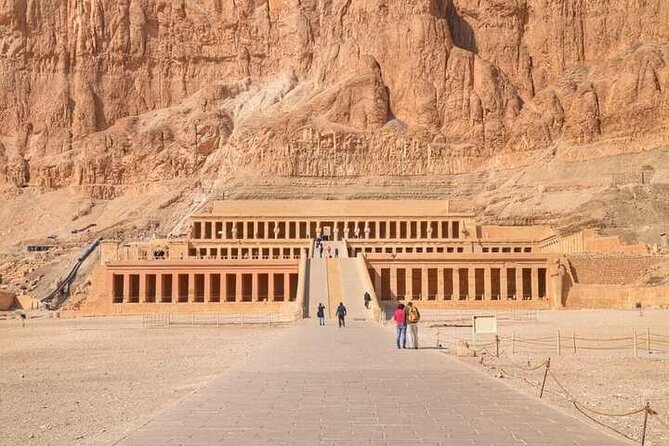 Private VIP Day trip: 5 temples, lunch,felucca and sound and light - The Valley of the Nobles and Painted Private Tombs