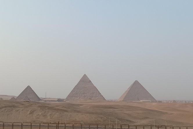 Pyramids camel ride - The private guide makes the difference