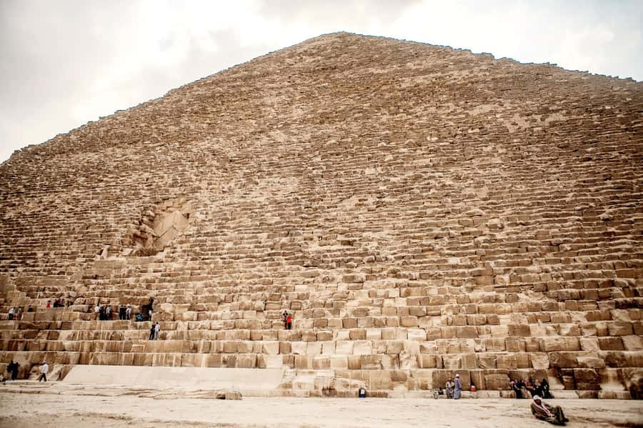 Pyramids of Giza and Great Sphinx: Private Half-Day Tour - What guides add to the experience