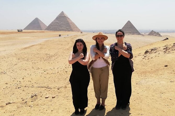 Pyramids of Giza & Sphinx - The driver and guide team
