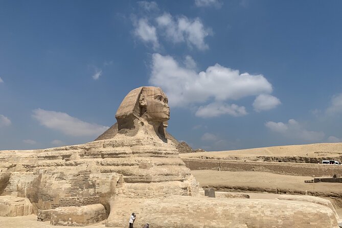 Pyramids tour to Giza, Sakkara and Dahshur - Giza and the three royal pyramids