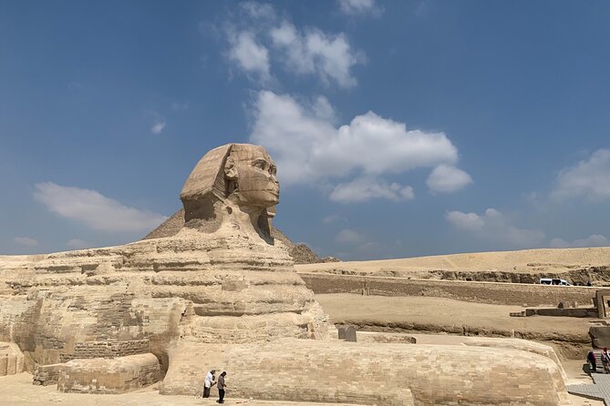 Pyramids tour to Giza, Sakkara and Dahshur - Guides, drivers, and the road day