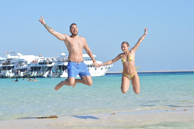 Ras Mohamed & White Island luxury Yacht Trip Sharm el Sheikh - Lunch, drinks, and life aboard the yacht