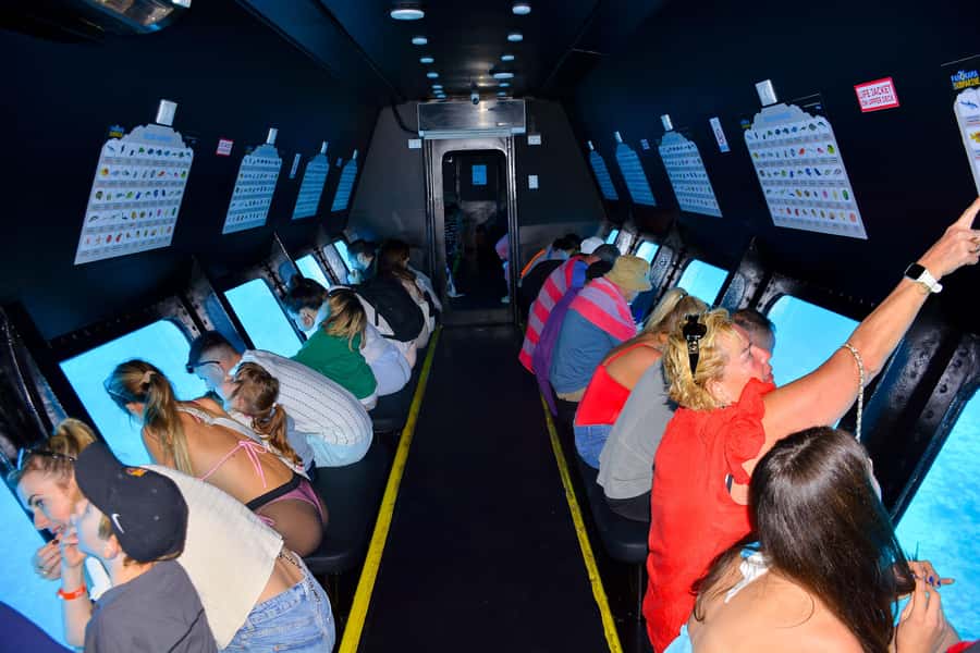 Safaga/Makadi Bay: Panorama Submarine with Snorkeling Tour - The crew, photos, drinks, and onboard extras