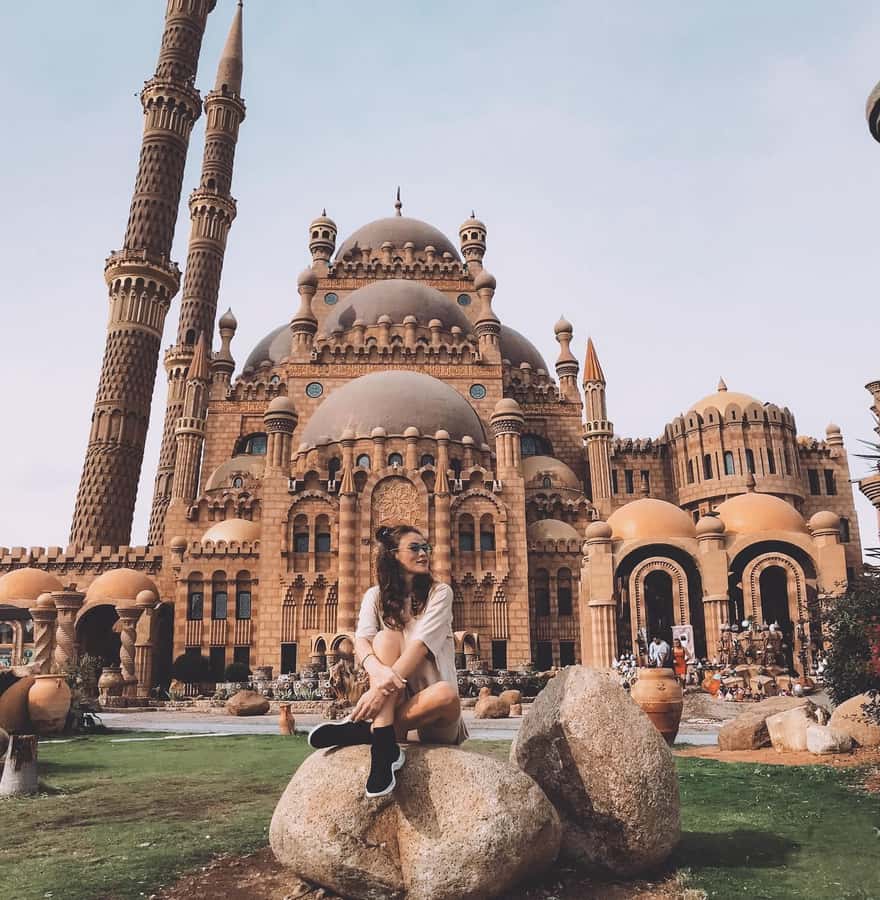 Sharm El Sheikh City Tour: Old Market, Mosque & Farsha Café - Al Sahaba Mosque and the story behind the stonework