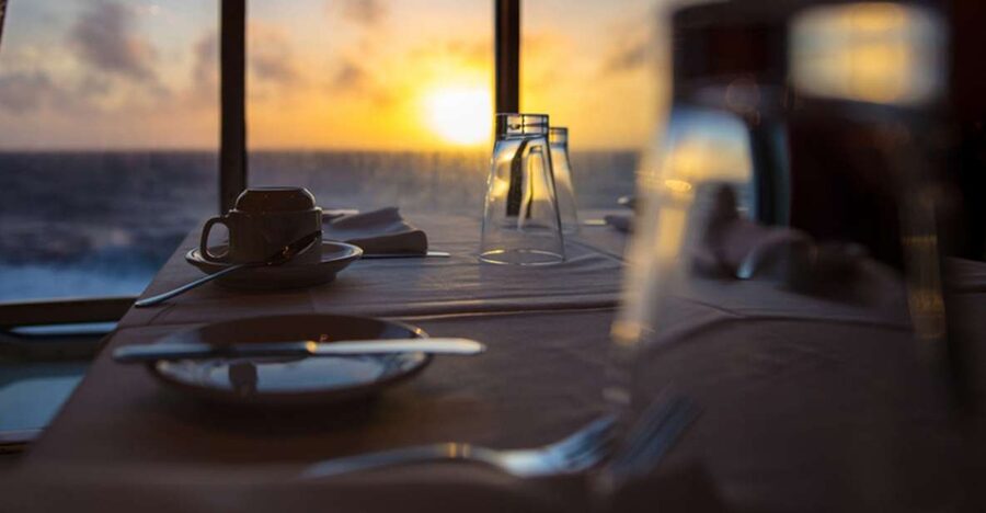 Sharm El Sheikh: Dinner Cruise W/ Optional Private Transfer - What kind of evening is this?