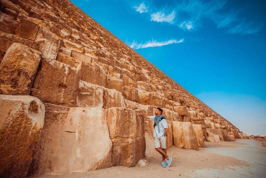 Sharm El-Sheikh: Full-Day Tour of Cairo and Pyramids by Bus - Inside the Egyptian Museum at Tahrir Square