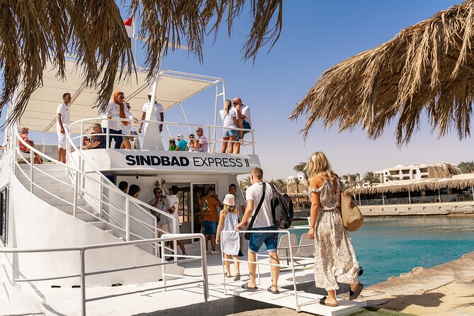 Sindbad Submarines - Hurghada (Egypt) - 2 Hours - 25 meters below the Red Sea