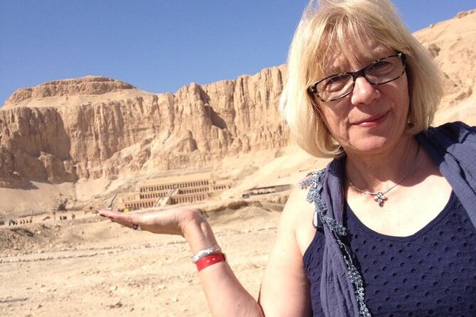 Small Group Excursion to Luxor Valley of the Kings from Hurghada - The alabaster factory stop