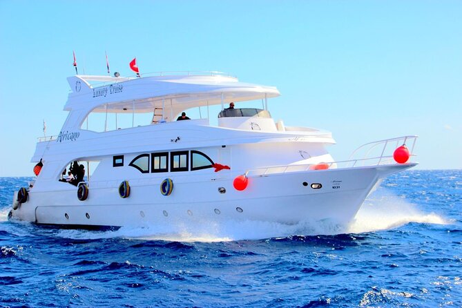 Snorkeling Day Trip To Ras Mohamed And White Island By Boat-sharm - The boat, the crew, and the group size