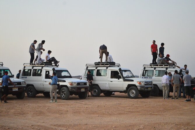 Sunset Safari trip by Jeep - Buffet dinner in an Arabic-style hut