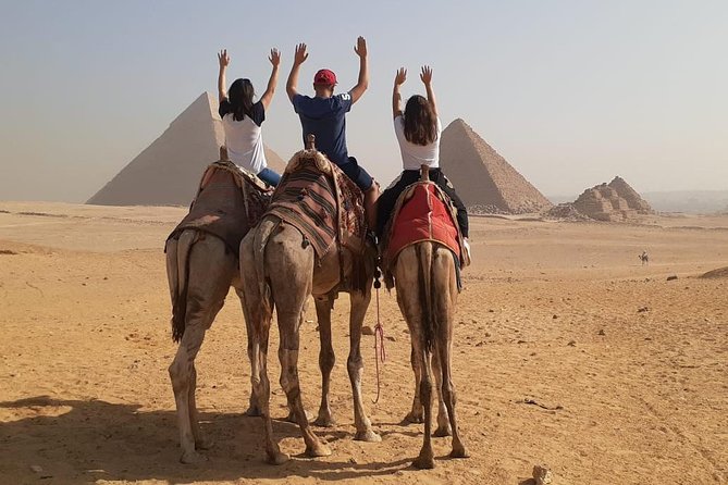 Top rated Giza Pyramids and Sphinx Tour from Cairo Airport - Meeting your guide at Cairo Airport