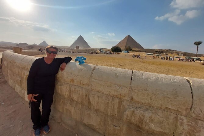 Tour Giza pyramids,Sphinx,Sakkara Pyramid,Memphis& Pyramid Inside - Why this eight-hour route works