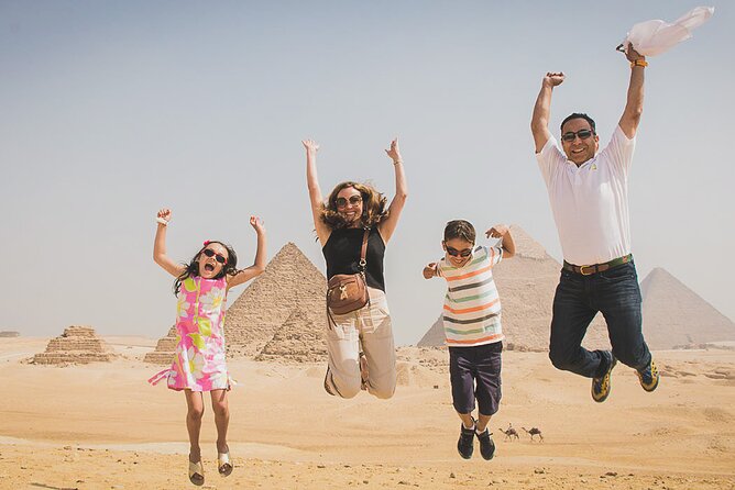 Tour to Giza Pyramids and Sphinx - The private vehicle and guide make the difference