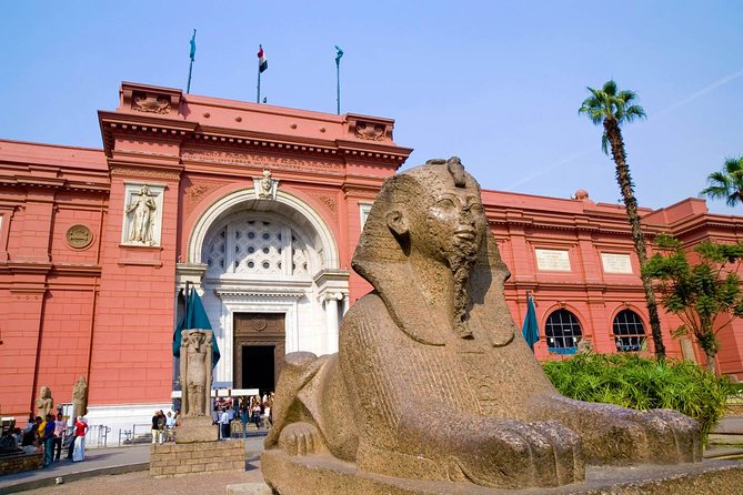 Tour to Giza Pyramids and The Egyptian Museum - The Pyramids of Giza: two hours among ancient giants