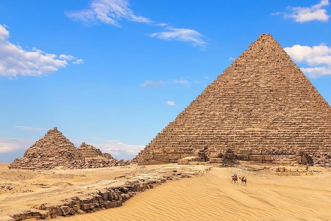 Tour to Giza Pyramids and The Egyptian Museum - Lunch and the gaps between the big sights