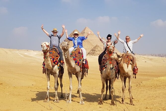 Tour to Giza Pyramids & museum of Egyptian civilization - Giza Pyramids: the main event